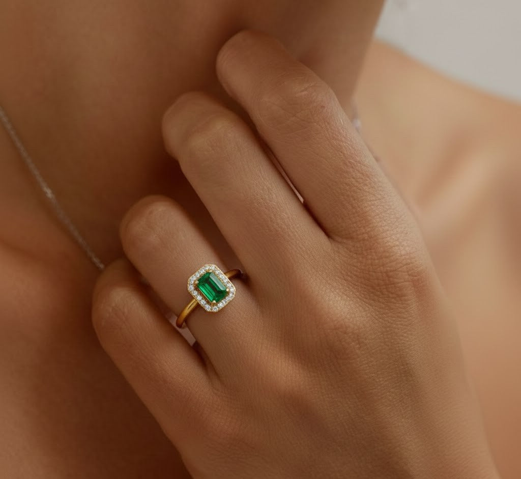Emerald Glow Ring